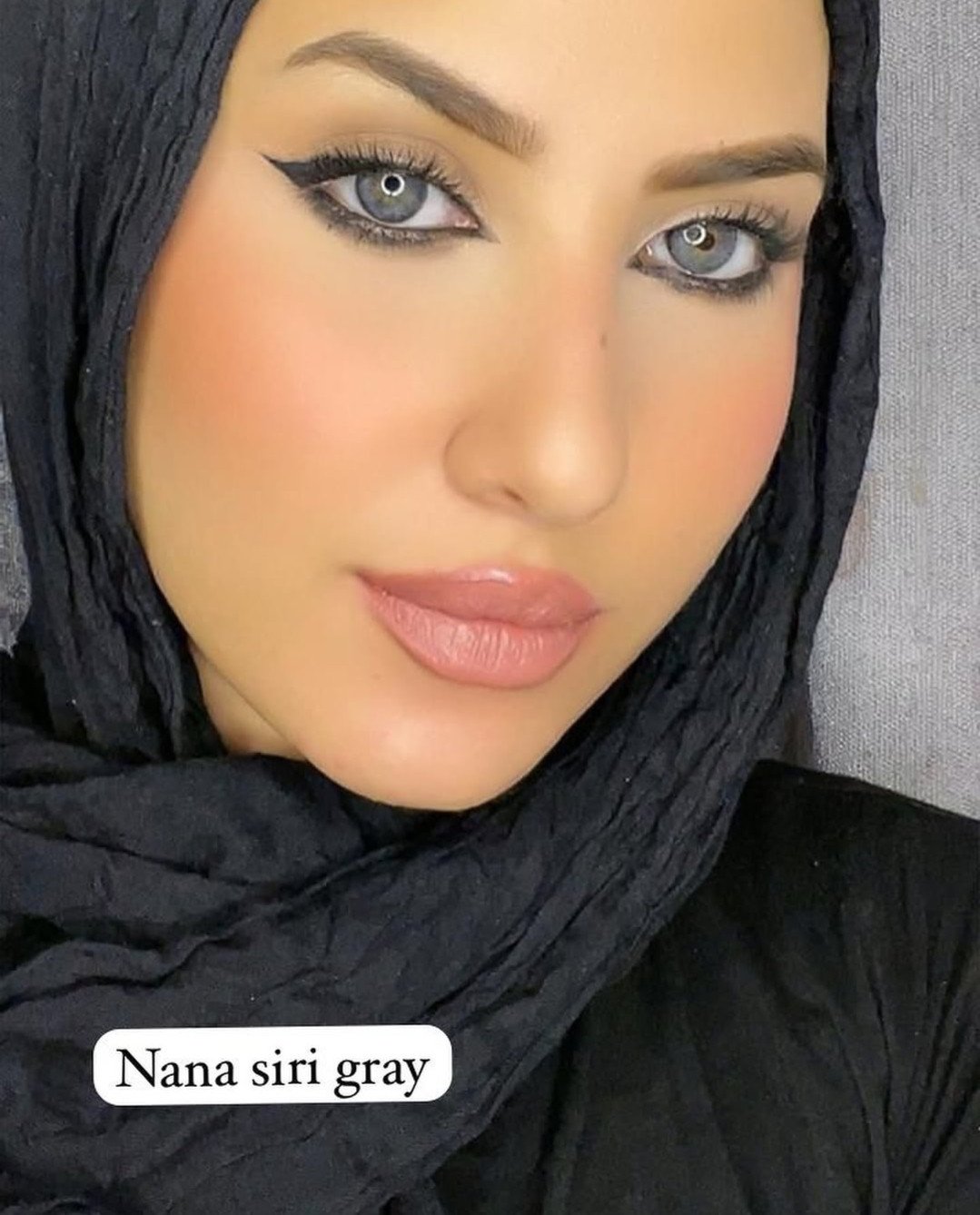 Siri gray